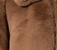 Load image into Gallery viewer, Blair Sheared Mink Faux Fur Jacket (Chai, Black)
