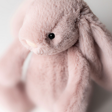 Load image into Gallery viewer, Jellycat Luxe Bunny Rosa
