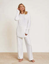 Load image into Gallery viewer, Barefoot Dreams CozyChic Lite Shirttail Hooded Pullover (Pearl, Black)
