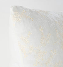 Load image into Gallery viewer, Bella Notte Linens Lynette Accent Pillow, 15x24&quot; (19 colors)
