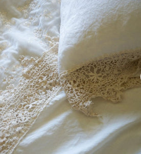 Bella Notte Linens Frida Pillowcase (Standard, King)