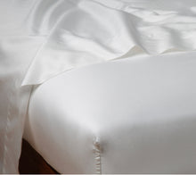 Load image into Gallery viewer, Bella Notte Linens Bria Fitted Sheet
