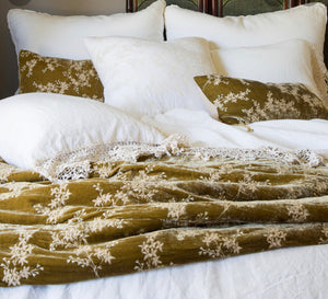 IN STOCK Bella Notte Linens Lynette Bed End Blanket:  Honeycomb, Winter White