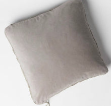 Load image into Gallery viewer, Bella Notte Linens Harlow Throw Pillow, 24&quot;x 24&quot;
