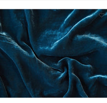 Load image into Gallery viewer, Bella Notte Linens Loulah Throw Blanket
