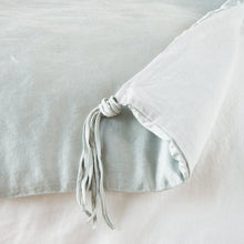 Load image into Gallery viewer, Bella Notte Linens Taline Blanket
