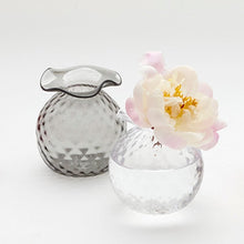 Load image into Gallery viewer, Mariposa Clear Pineapple Textured Bud Vase
